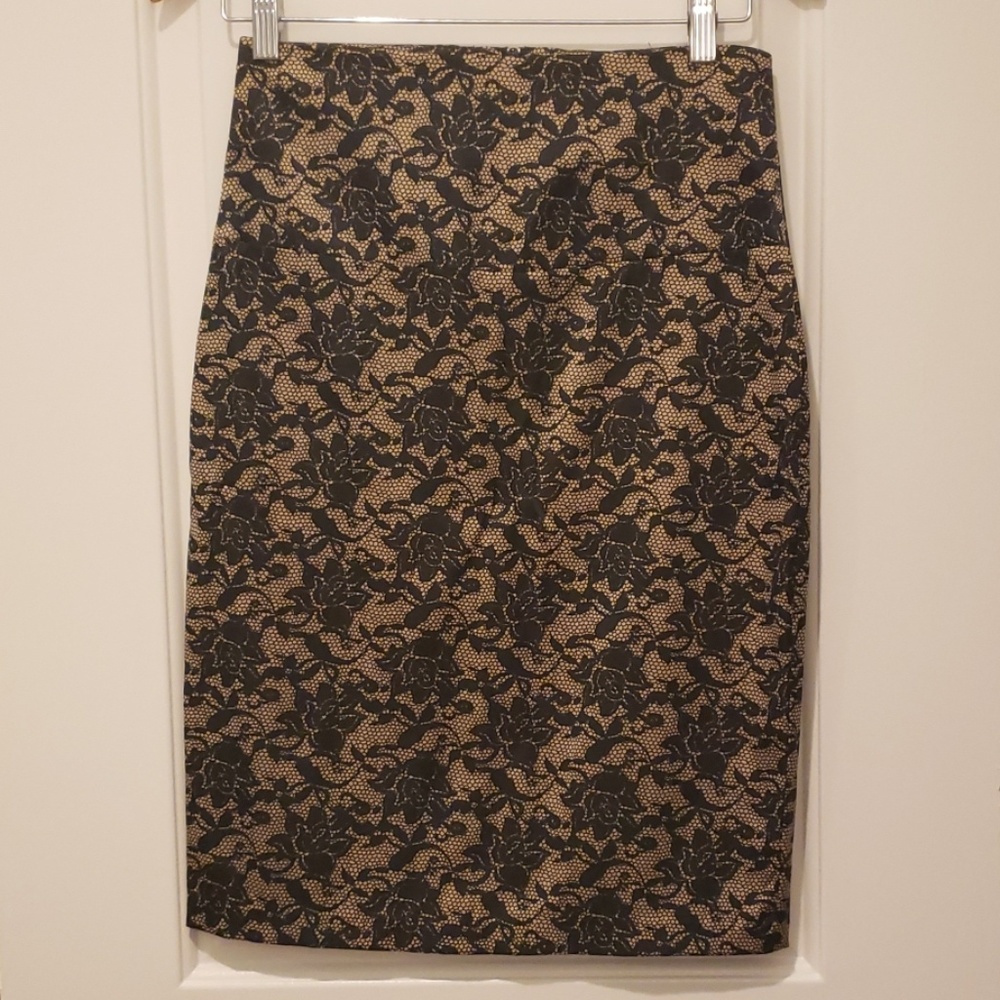 Skirt lace pattern